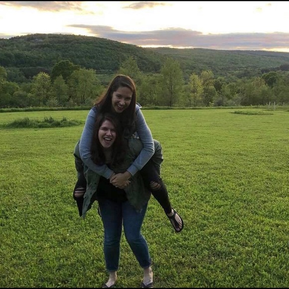 Meet your Posher, Holly - Picture 6 of 10